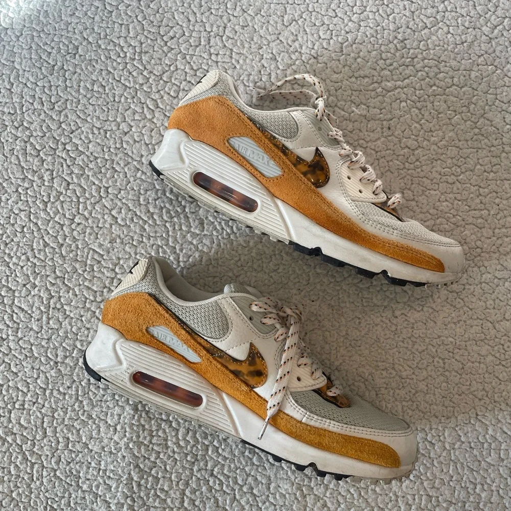 Nike Air Max 90 Animal Print 🧡 - Picture 3 of 9